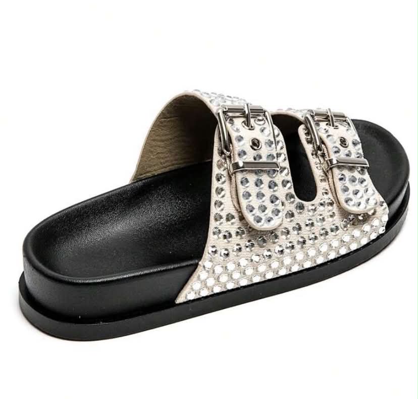Mules à Strass et Boucles Ajustables – Élégance & Confort Beige