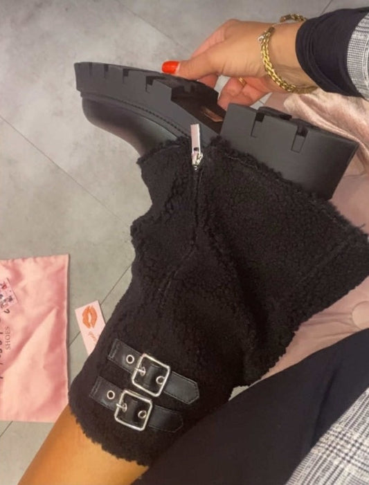 BOTTES FOURRÉES MOUMOUTE STYLE, CHALEUR ET CONFORT HIVERNAL “MISS RILEY” NOIR