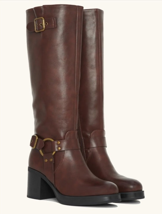 BOTTES HAUTES BIKER MARRON – BOUCLES DORÉES & TALON CARRÉ MISS RAVEN