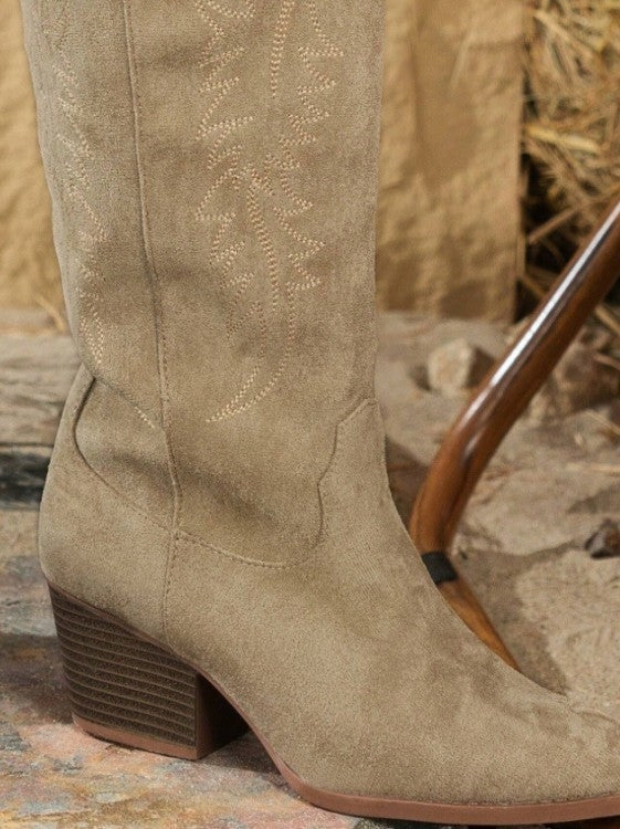 CHAUSSURES FEMME BOTTES WESTERN SIMILI DAIM MISS CLARA TAUPE