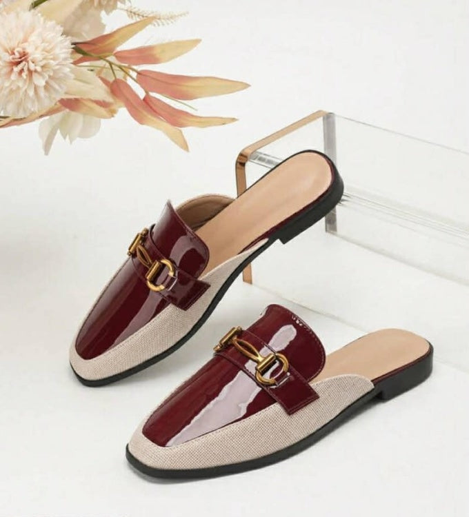 Mules Élégantes Bimatière à Mors Doré - Bordeaux & Beige
