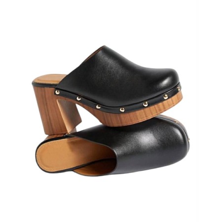 Sabots femme, mules à talons, chaussures vintage, sabots cloutés, plateforme bois, mode bohème.