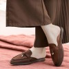 Mules Loafers Marron à Détails Dorés – L'Élégance Décontractée
