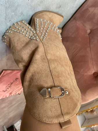 CHAUSSURES FEMME BOTTES MI HAUTES CAMEL CLOUTEE MISS REBECCA