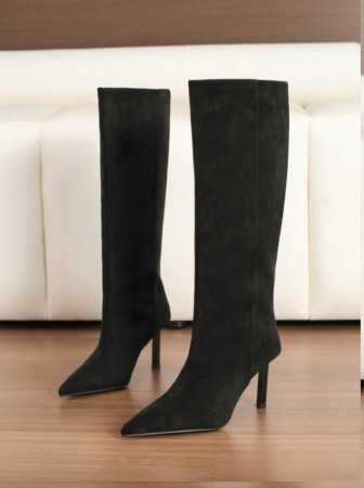 bottes hautes noires, bottes en daim, bottes talons fins, bottes élégantes femme, chaussures tendance 2025