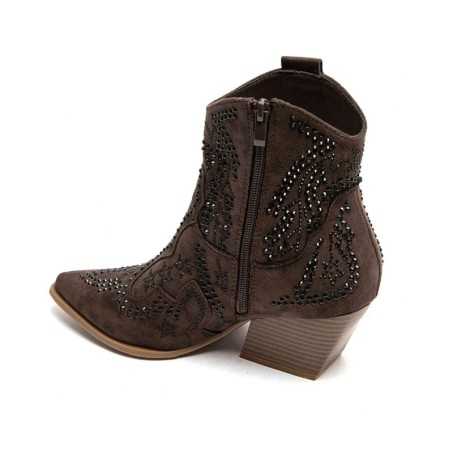 Sublimes bottes bottines mi haute cloutées style western coachella boots talons confortables.