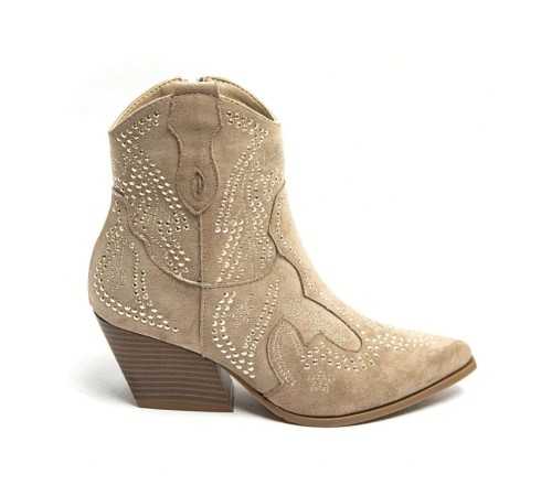 Sublimes bottes bottines mi haute cloutées style western coachella boots talons confortables.