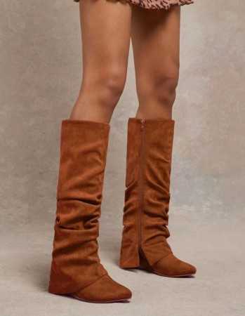 Chaussures femme Bottes hautes en suédine camel avec talon compensé – Misskcy