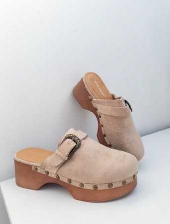 CHAUSSURES FEMME SABOT BOUCLE BEIGE EN BOIS MISS LALITA