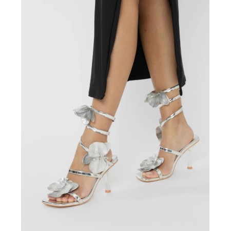 Sandales à talons argentées avec fleurs 3D – MissKcy