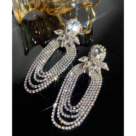Boucles d’Oreilles Cristal Royal – Glamour Intemporel & Éclat Majestueux