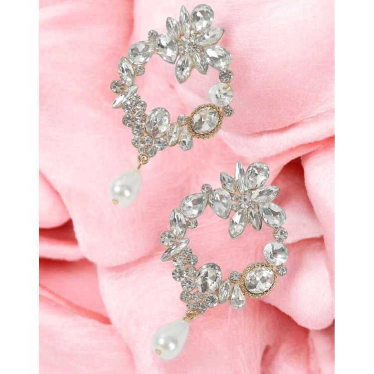 Boucles d’Oreilles Cristal Elegance – Glamour Intemporel Boucles d’Oreilles Cristal Elegance – Glamour Intemporel