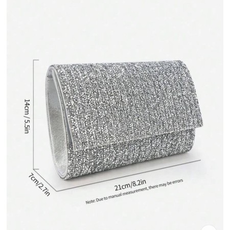Pochette de soirée argentée – Éclat Cristallin