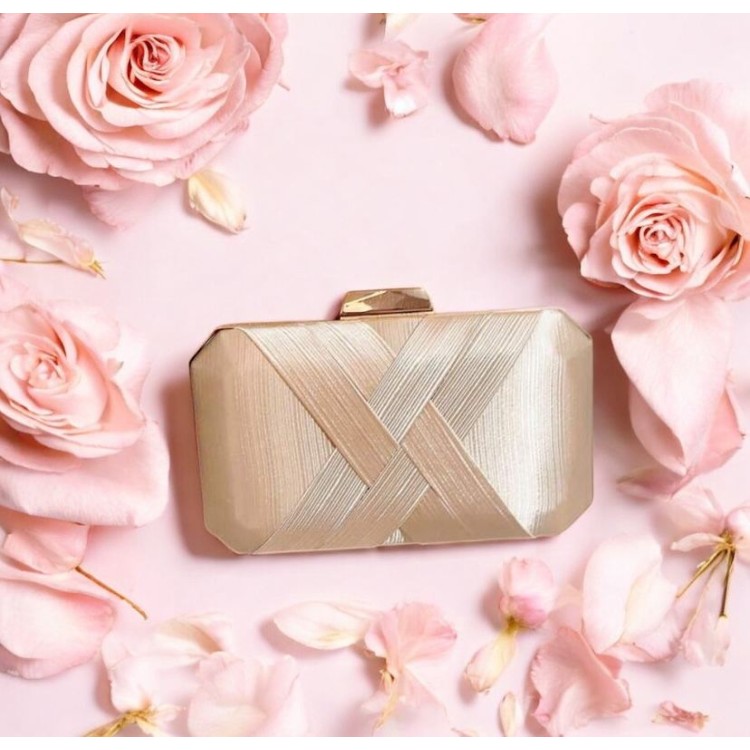 Pochette de soirée rigide satin beige gold – Élégance Dorée