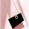 Pochette de soirée rigide noire – Anneau doré chic
