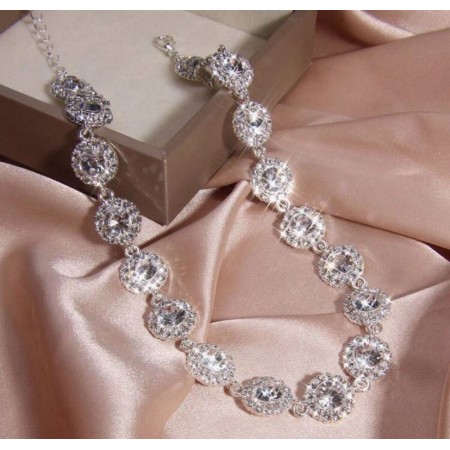 collier strass luxe mariage femme bijou brillant soirée chic cristaux glamour