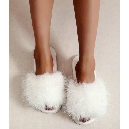 Chaussons “Plume de Mariée” – Fausse Fourrure Blanche Douceur