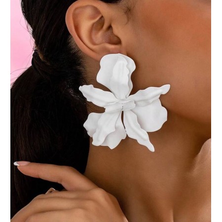 🌸 Boucles d’Oreilles “Fleur Majesté” – Grande Fleur Blanche Métal