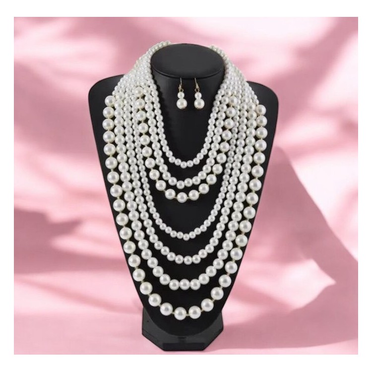 Collier Multi-Rangs de Perles – Élégance Intemporelle