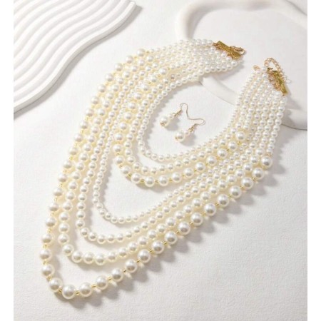 Collier Multi-Rangs de Perles – Élégance Intemporelle
