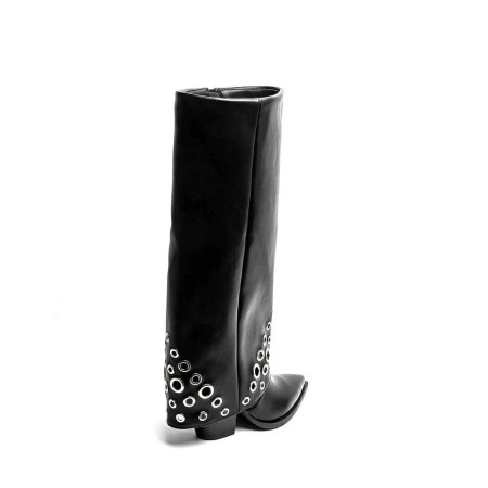 BOTTES HAUTES À RIVETS – MUST-HAVE TENDANCE 2025 POUR UNE GARDE-ROBE STYLÉE