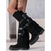 Bottes hautes avec lanières décoratives – élégance, confort et style unique. Sublimez vos tenues, commandez vite avant rupture !