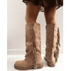 BOTTES HAUTES PLATES EN SUÉDINE AVEC FRANGES STYLE BOHÈME CHIC MISS CHICA BEIGE