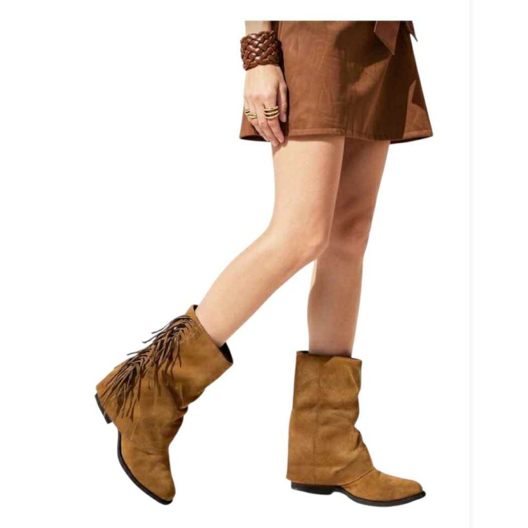 BOTTINES EN SUÉDINE À FRANGES “MADISON” – COULEUR CAMEL