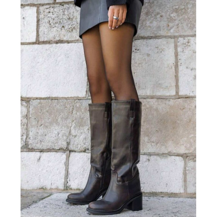 BOTTES HAUTES TALON CARRÉ CONFORTABLE EN SIMILI CUIR LISSE MISS SERENA MARRON BOTTES HAUTES TALON CARRÉ CONFORTABLE EN SIMILI CUIR LISSE MISS SERENA MARRON