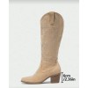 Bottes western femme, bottes suédine beige, botte hiver femme, look bohème chic.