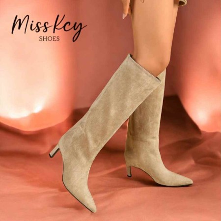 bottes hautes femme en suédine talon confort – noir, beige, marron – collection automne hiver 2025 2026