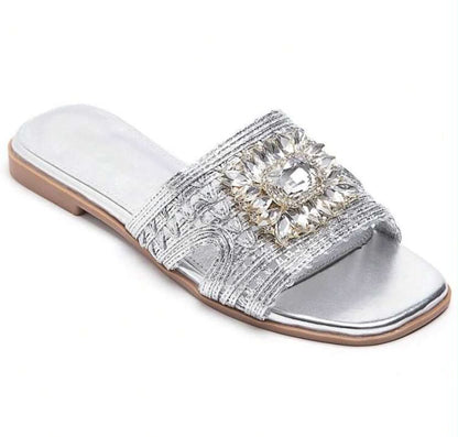 Mules plates bijoux – Élégance argentée
