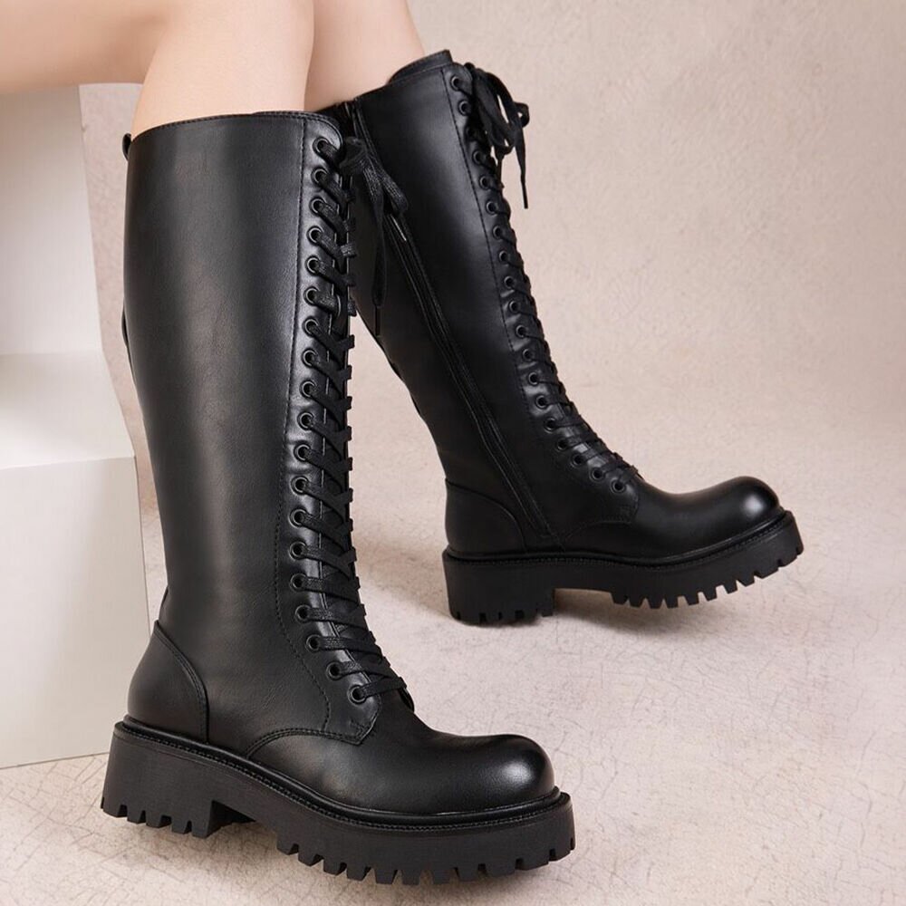 BOTTES HAUTES À LACETS NOIRES – ZIP INTÉRIEUR & SEMELLE CRANTÉE MISS AMANDA