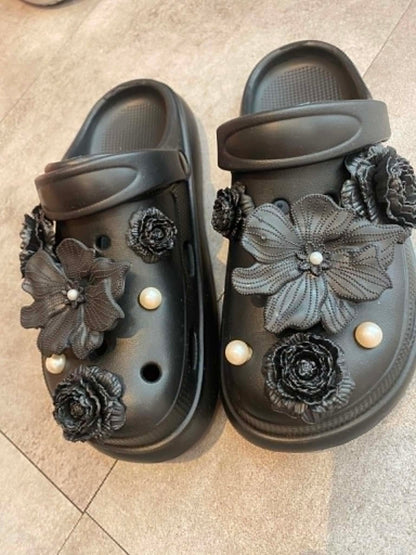 Sabots « Midnight Bloom » – L’Élégance Noire & Perles