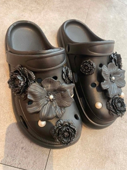 Sabots « Midnight Bloom » – L’Élégance Noire & Perles