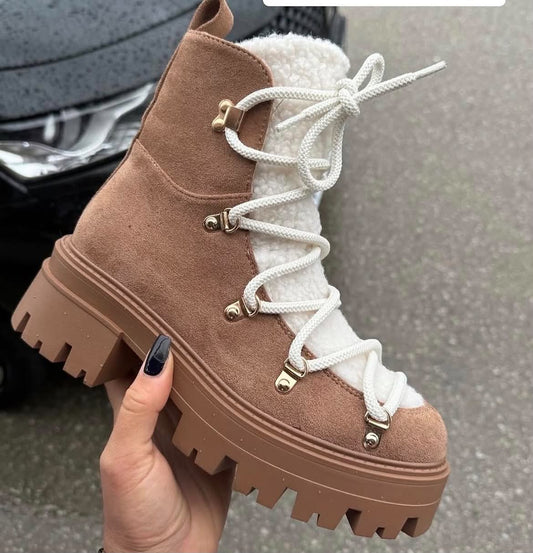 BOOTS RANDO EFFET DAIM ET MOUMOUTE – BOTTINES FEMME À LACETS SEMELLE CRANTÉE CAMEL