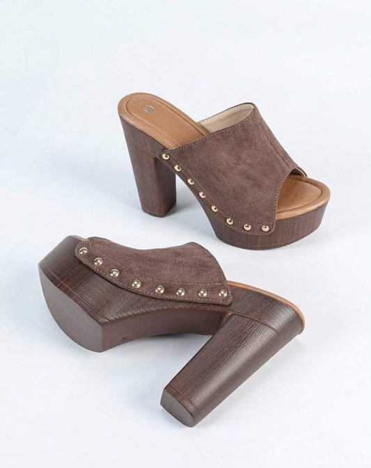 Mules à Plateforme cloutées - Élégance Rétro-Chic Marron