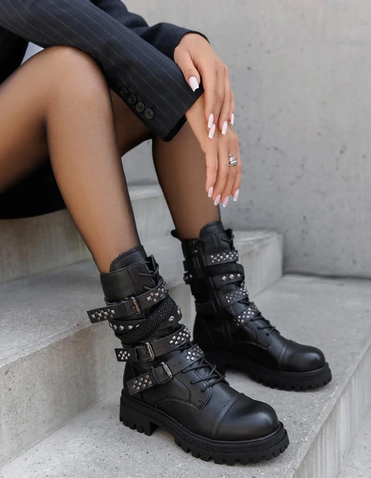 BOTTINES RANGERS CLOUTÉES À BOUCLES – NOIR