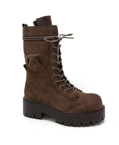 BOTTES RANGERS FEMME EFFET DAIM À POCHE – LACETS ENROULÉS, SEMELLE CRANTÉE CHOCO