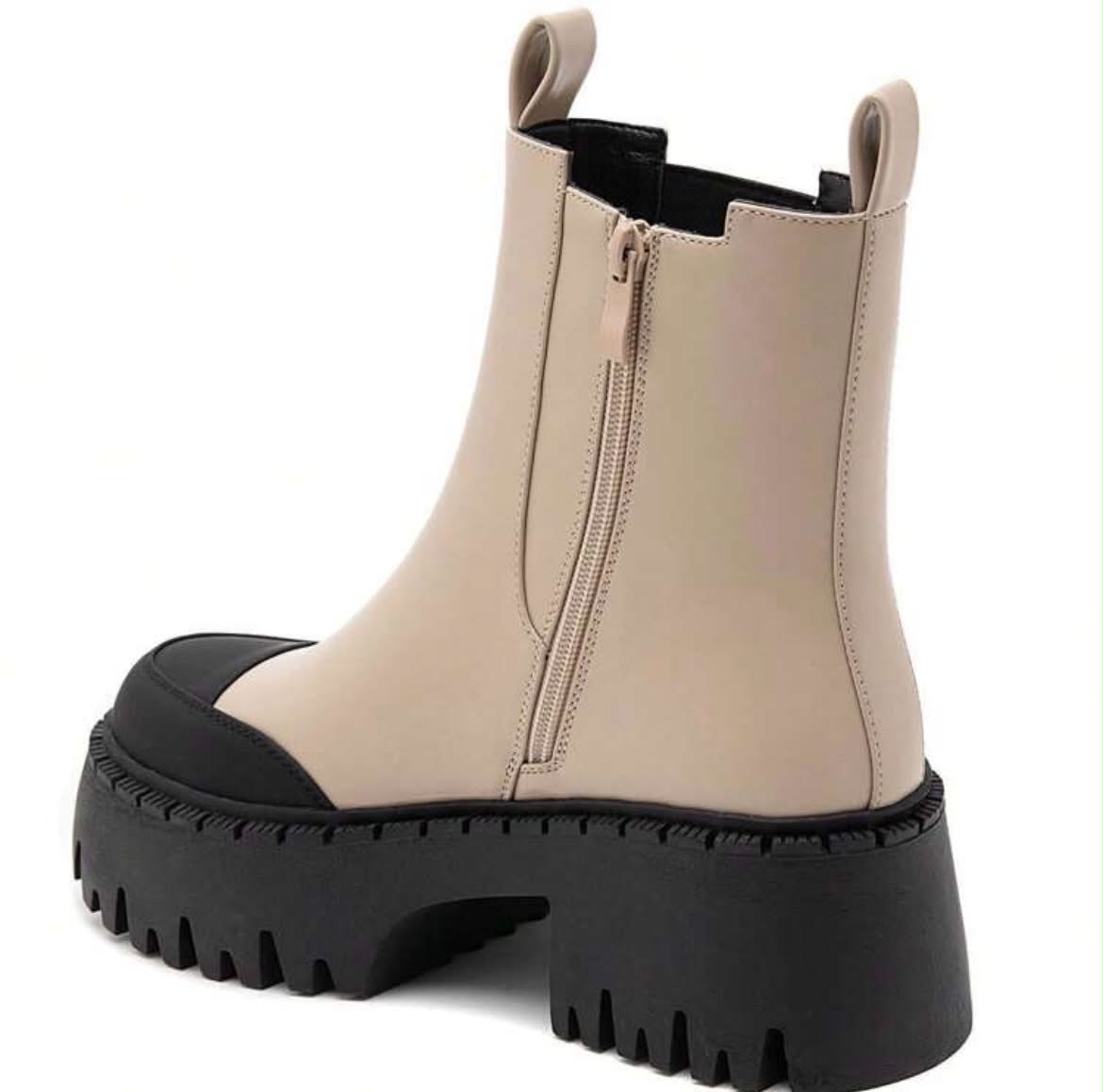 BOOTS CHELSEA SIMILICUIR BEIGE BOUT RENFORCÉ SEMELLE PLATEFORME – MISS TIFFANY