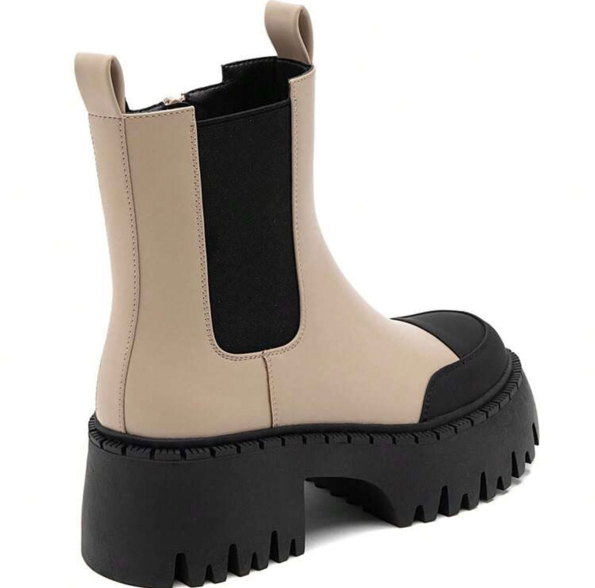 BOOTS CHELSEA SIMILICUIR BEIGE BOUT RENFORCÉ SEMELLE PLATEFORME – MISS TIFFANY