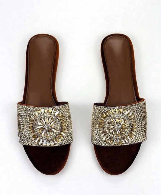 Sandales Plates Bijoux – Velours Marron et Or