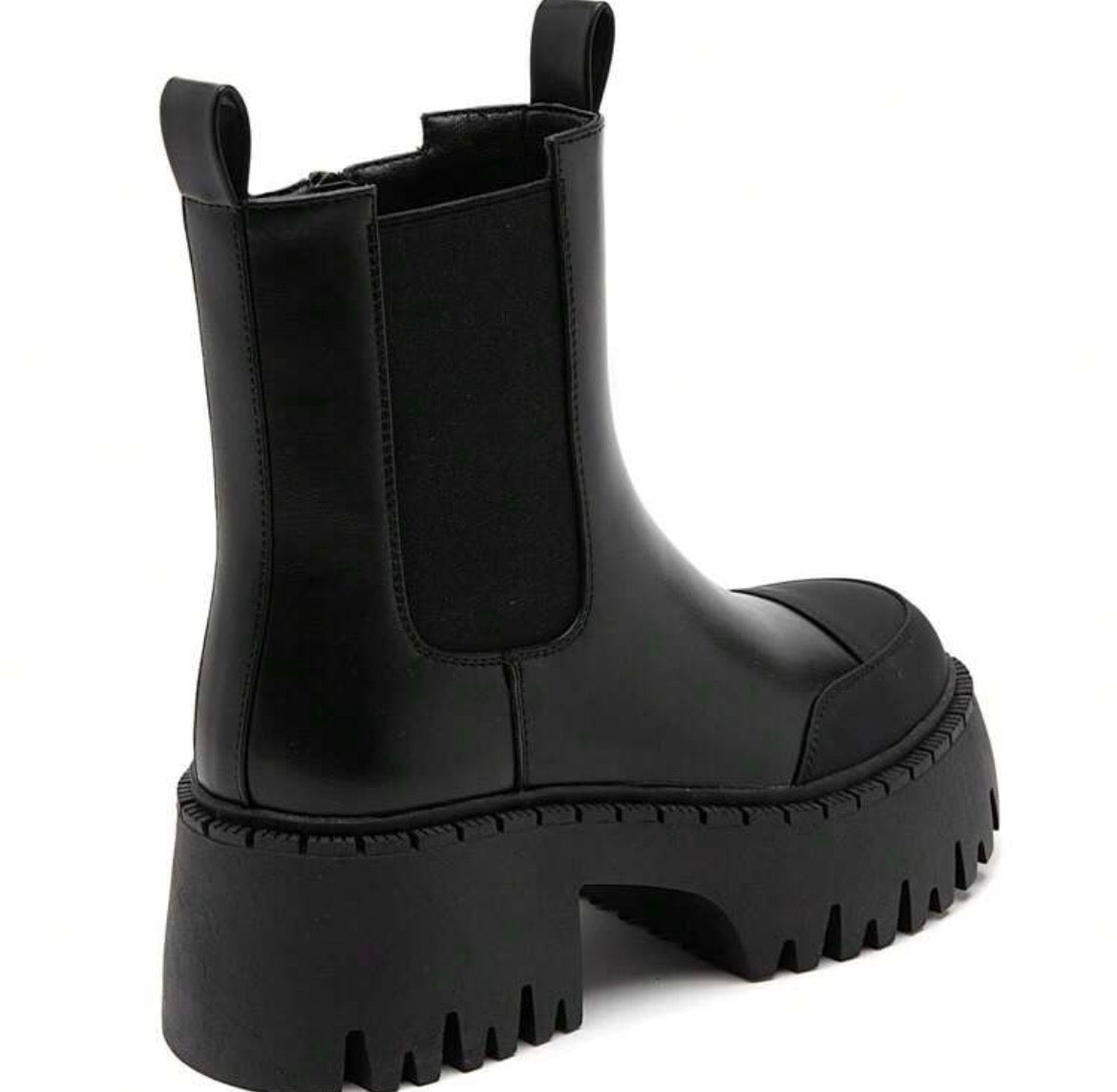 BOOTS CHELSEA SIMILICUIR NOIR BOUT RENFORCÉ SEMELLE PLATEFORME – MISS TIFFANY