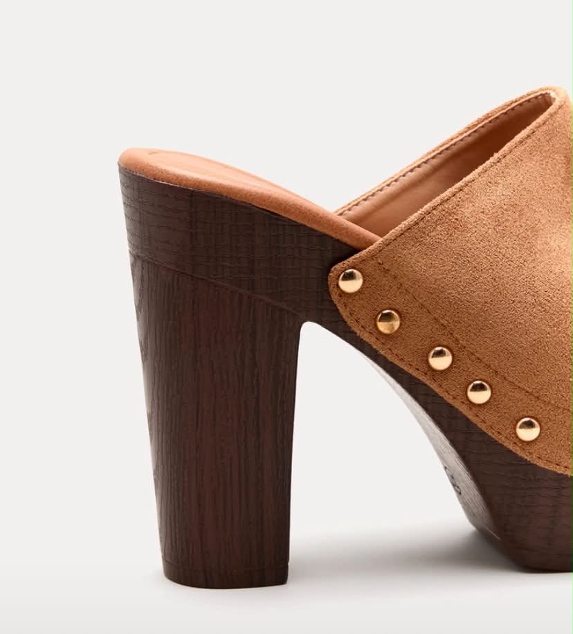 Mules à Plateforme cloutées - Élégance Rétro-Chic Camel