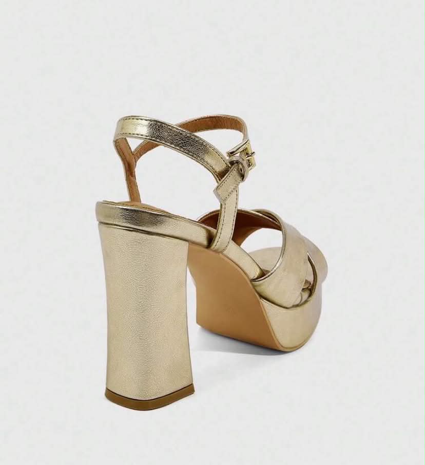 Sandales à Talons Plateforme – Éclat Doré