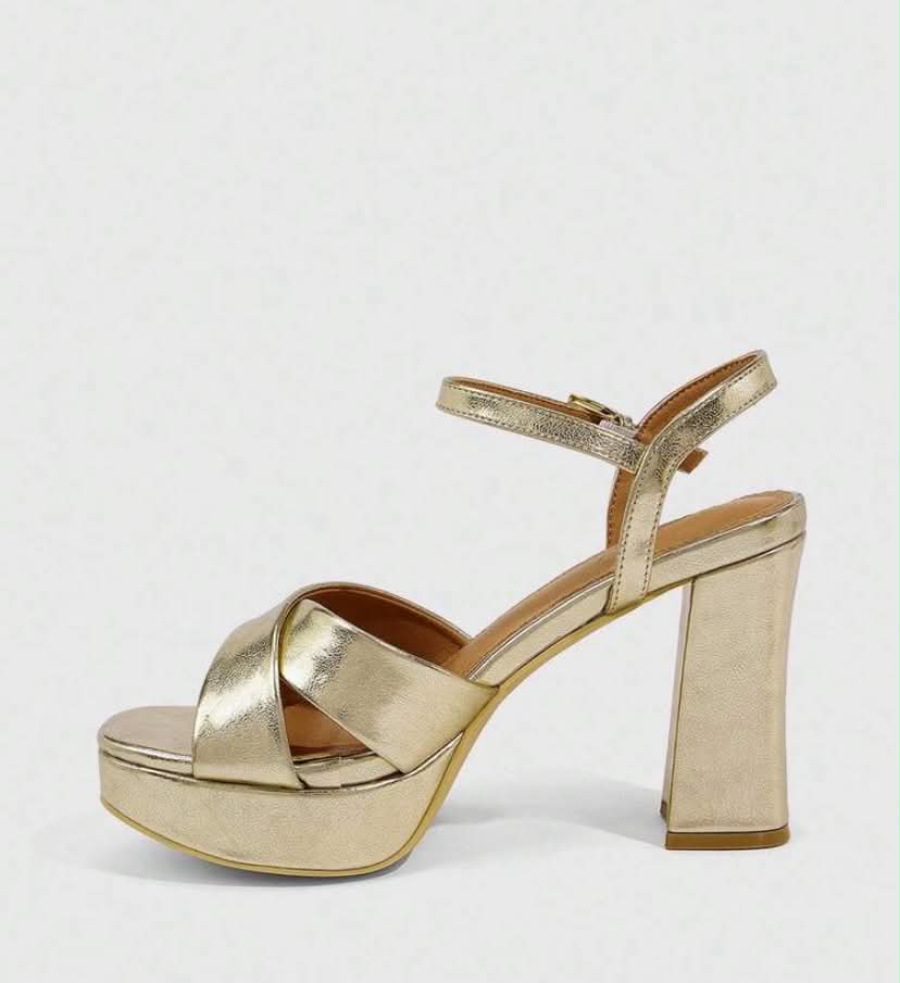 Sandales à Talons Plateforme – Éclat Doré