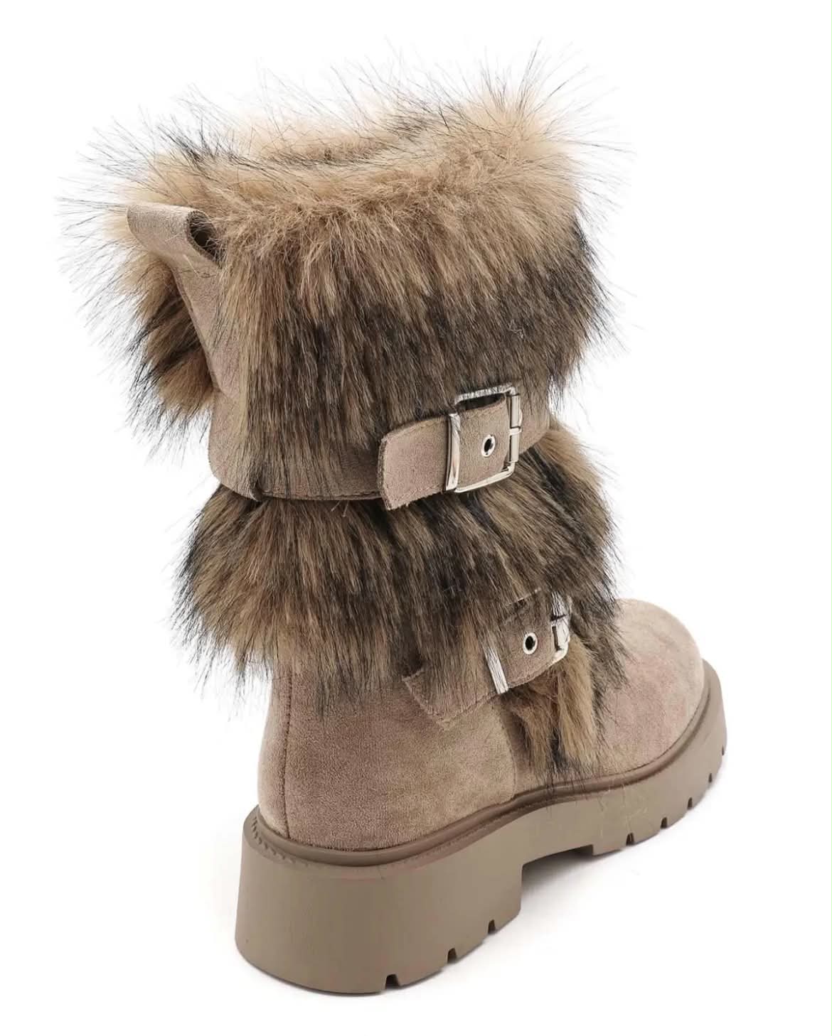 BOTTES FOURRÉES FEMME À BOUCLES EFFET DAIM – TAUPE MISS SIENNA