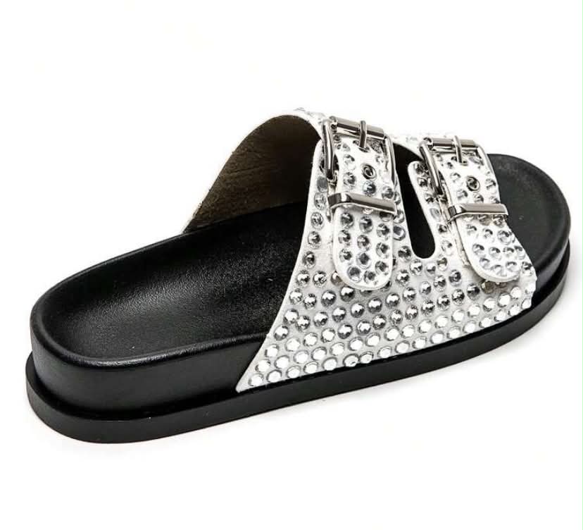 Mules à Strass et Boucles Ajustables – Élégance & Confort Blanc