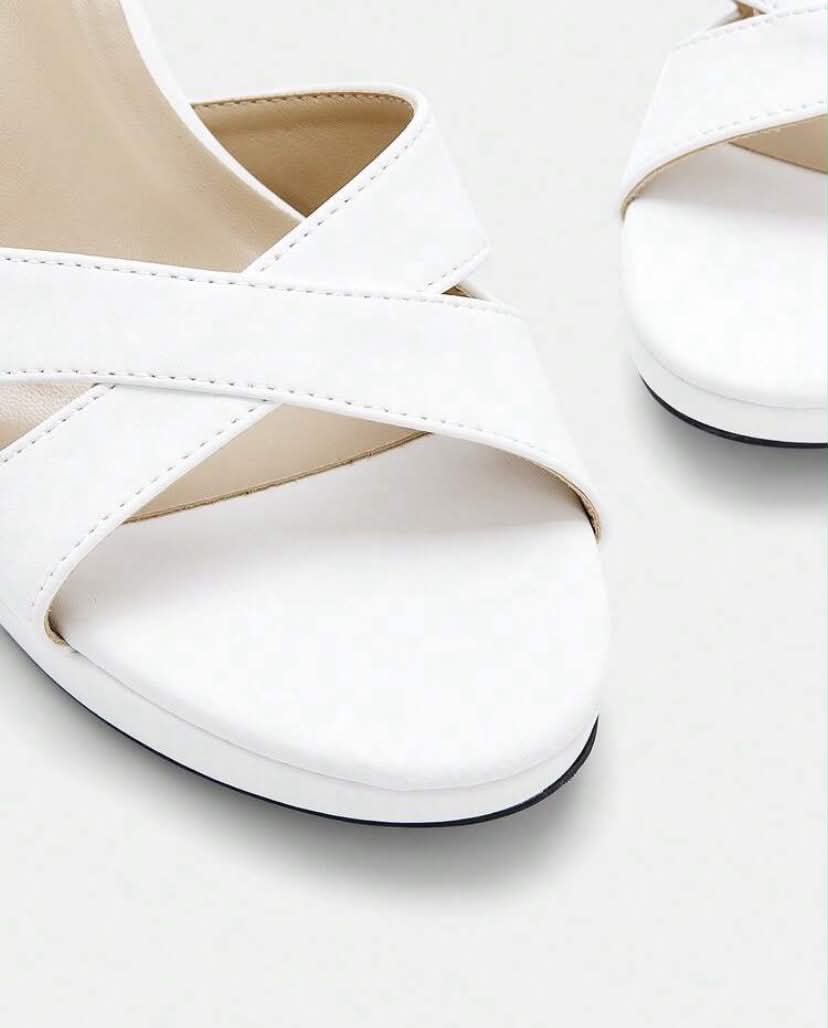 Sandales à Talons Hauts avec Bride Croisée – Blanc Chic