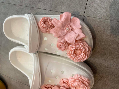 Sabots « Romantic Petals » – Douceur Florale & Confort